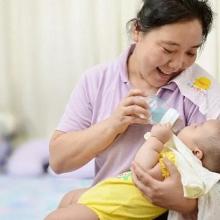 現(xiàn)代家政服務 專業(yè)、便捷，打造品質(zhì)生活新選擇